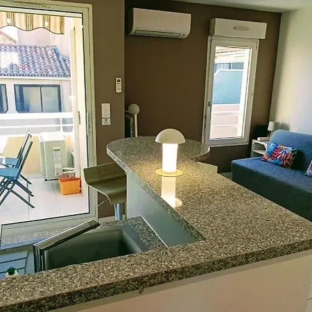 Charming 2-room With Balcony In The * Bandol