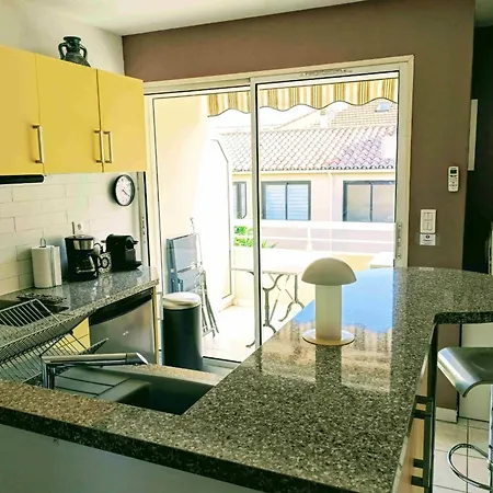 Charming 2-room With Balcony In The *