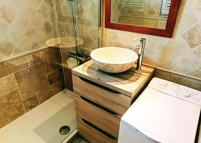 Charming 2-room With Balcony In The