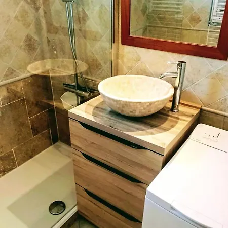 Charming 2-room With Balcony In The